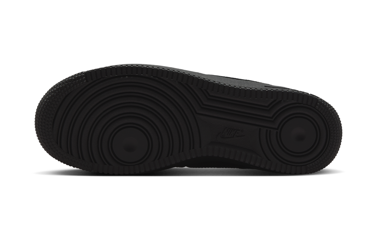 Overkicks - Nike Air Force 1 Low 07 Patent Black (IR5450-001) - par completo