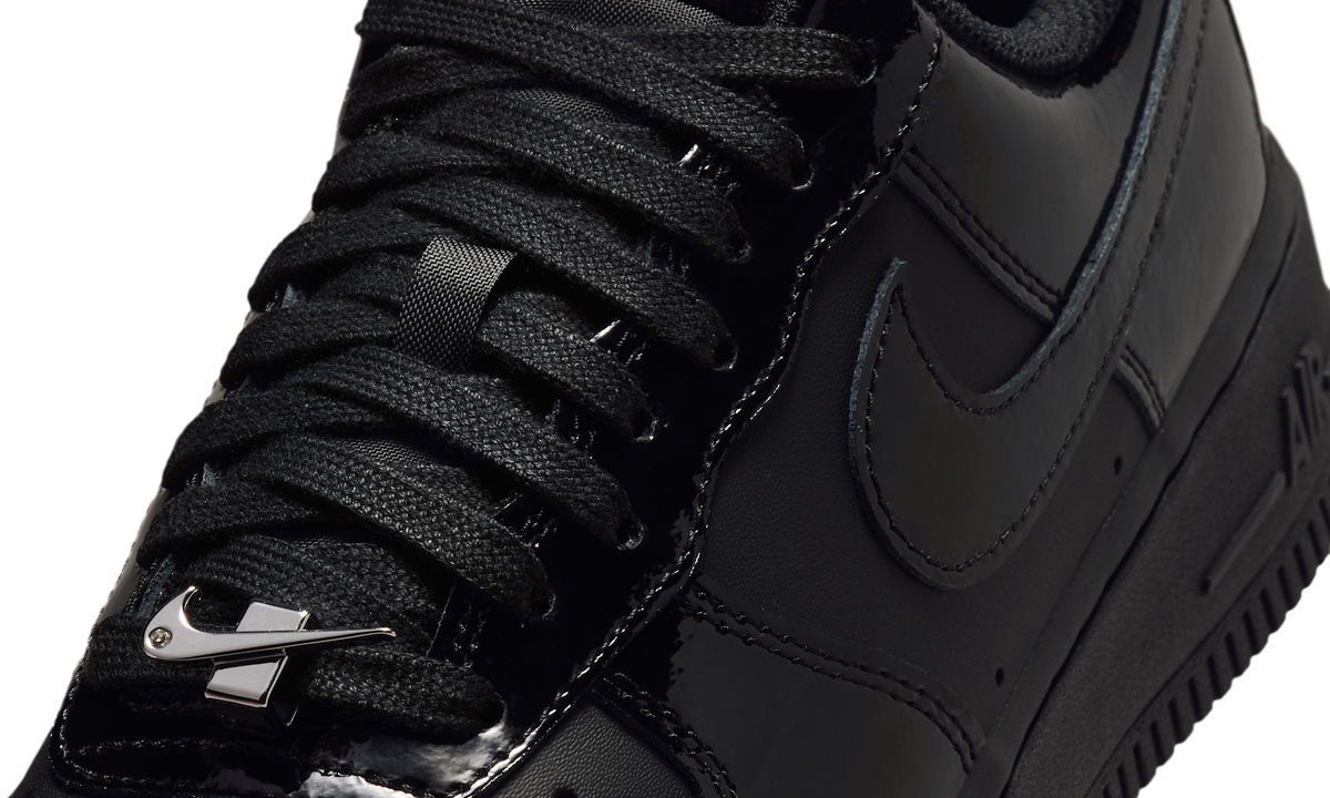 Overkicks - Nike Air Force 1 Low 07 Patent Black (IR5450-001) - detalle lateral interior