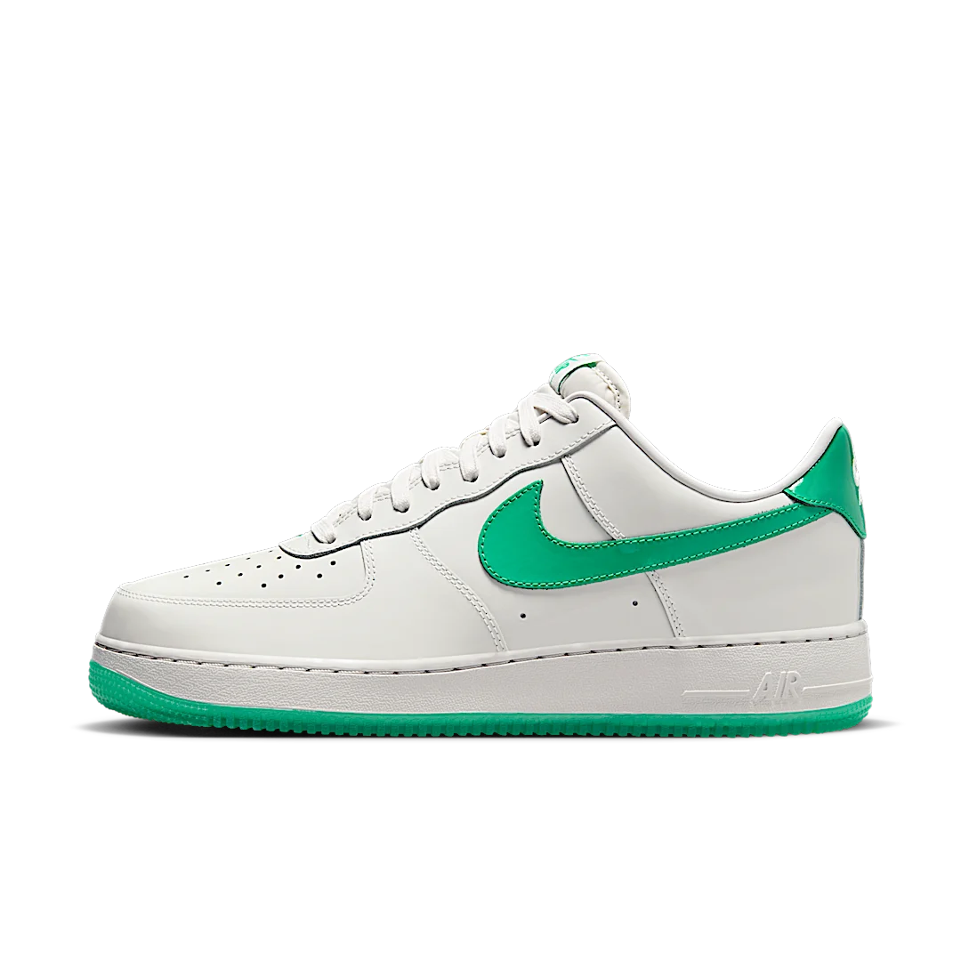 Overkicks - Nike Air Force 1 Low 07 Patent Platinum Tint Stadium Green (HF4864-094) - vista lateral
