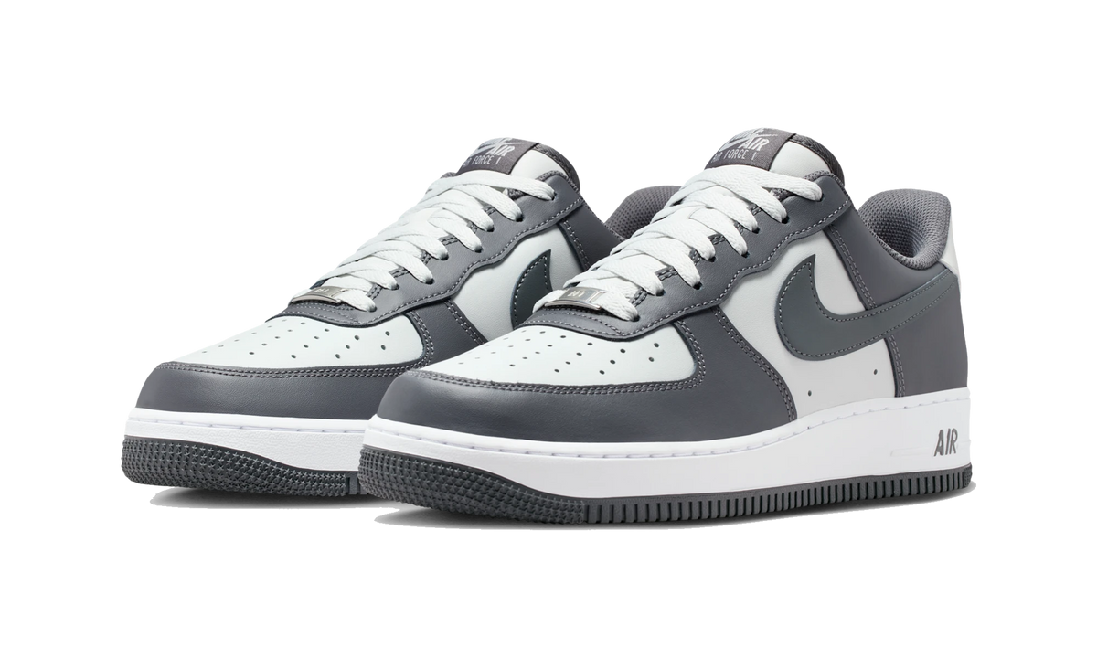 Overkicks - Nike Air Force 1 Low 07 Photon Dust Dark Grey (FJ4146-004) - vista trasera