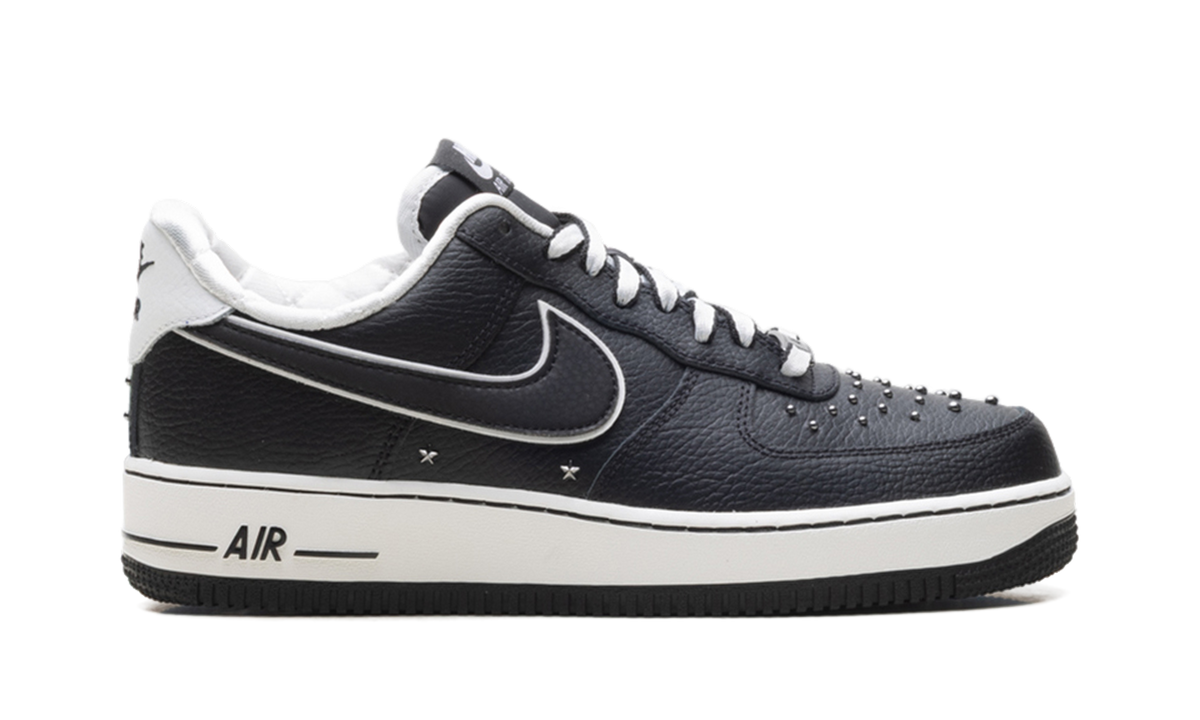 Overkicks - Nike Air Force 1 Low 07 Premium Black White Metallic Dark Grey (IM6643-010) - detalle talón