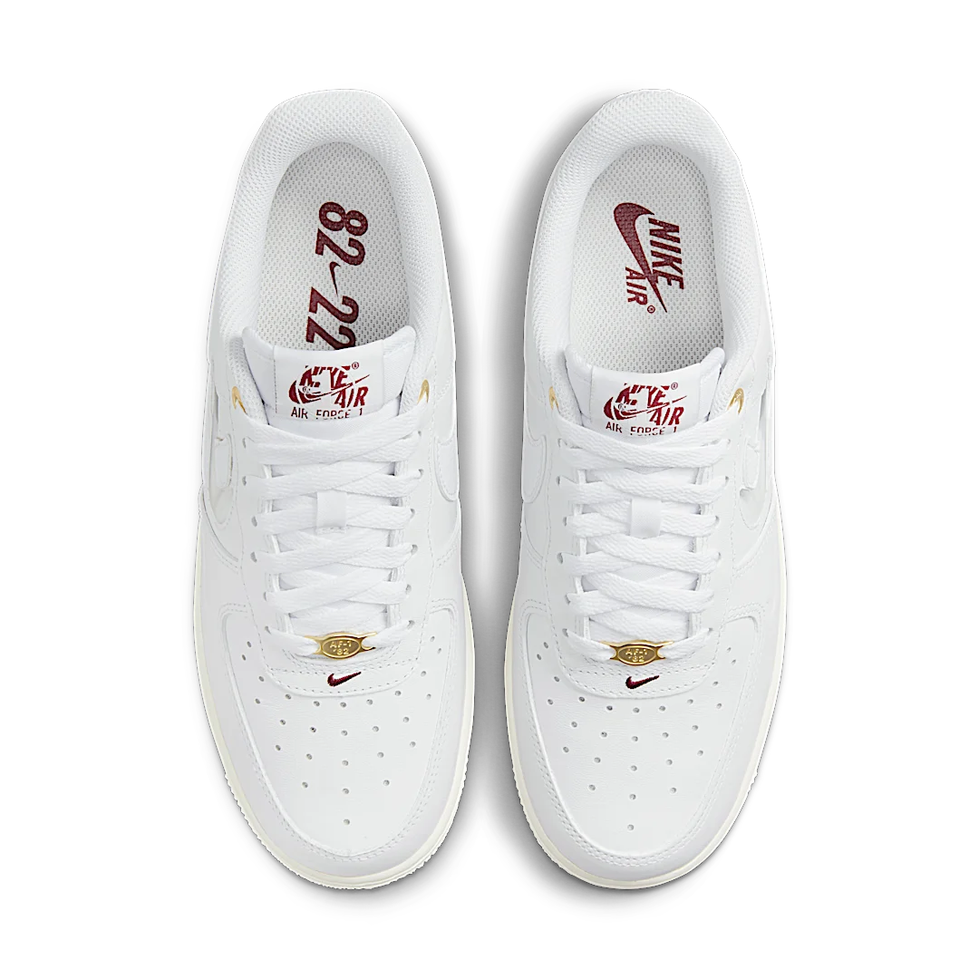 Overkicks - Nike Air Force 1 Low 07 Premium History Of Logos White Sail (DZ5616-100) - par completo
