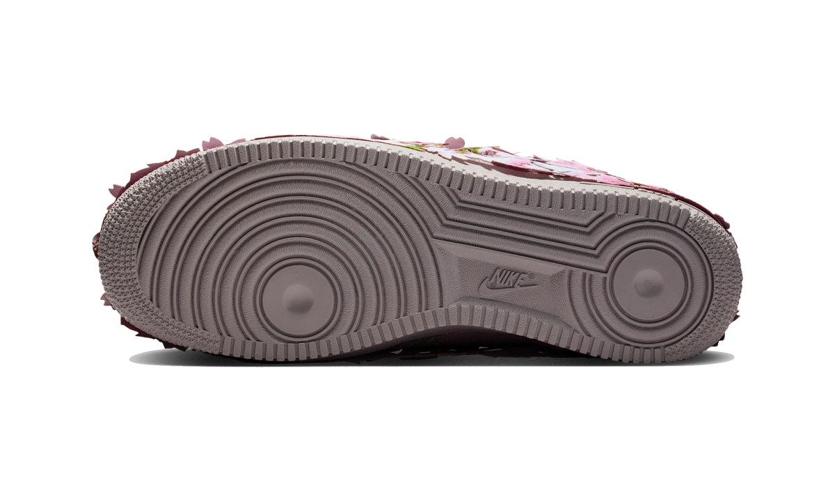Overkicks - Nike Air Force 1 Low 07 Premium Spring Flowers (IQ3472-298) - par completo