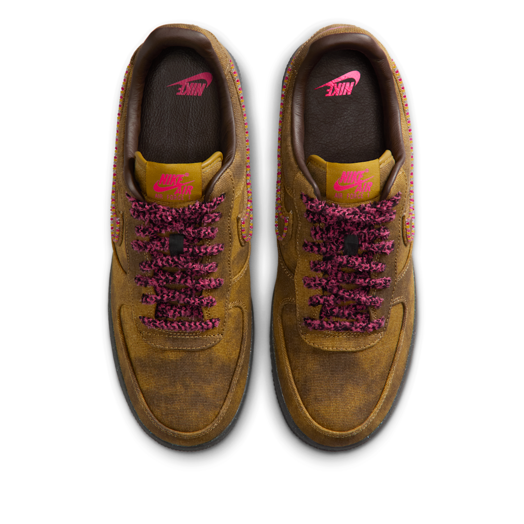 Overkicks - Nike Air Force 1 Low 07 QS Boucle Desert Moss Fierce Pink (IO4474-300) - par completo