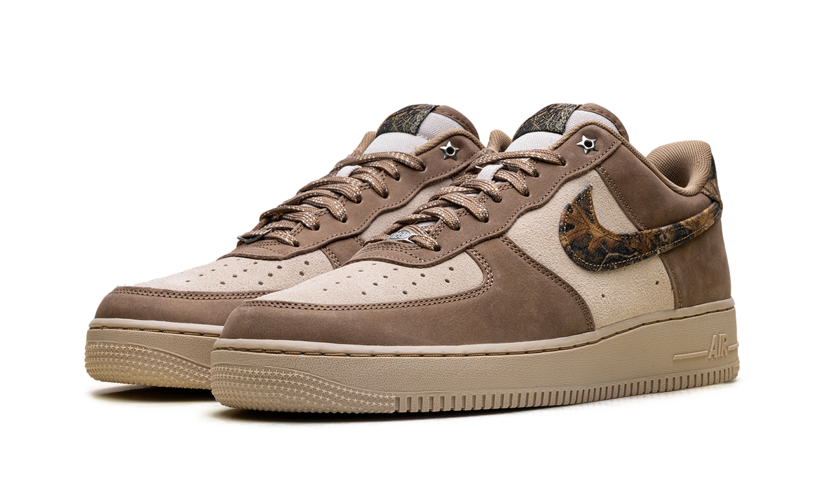 Overkicks - Nike Air Force 1 Low 07 Realtree Rattan Rocky Tan Seal Brown Camo (IO9803-200) - vista trasera