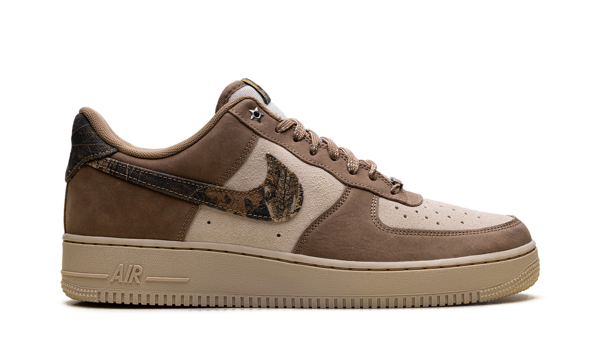 Overkicks - Nike Air Force 1 Low 07 Realtree Rattan Rocky Tan Seal Brown Camo (IO9803-200) - detalle talón