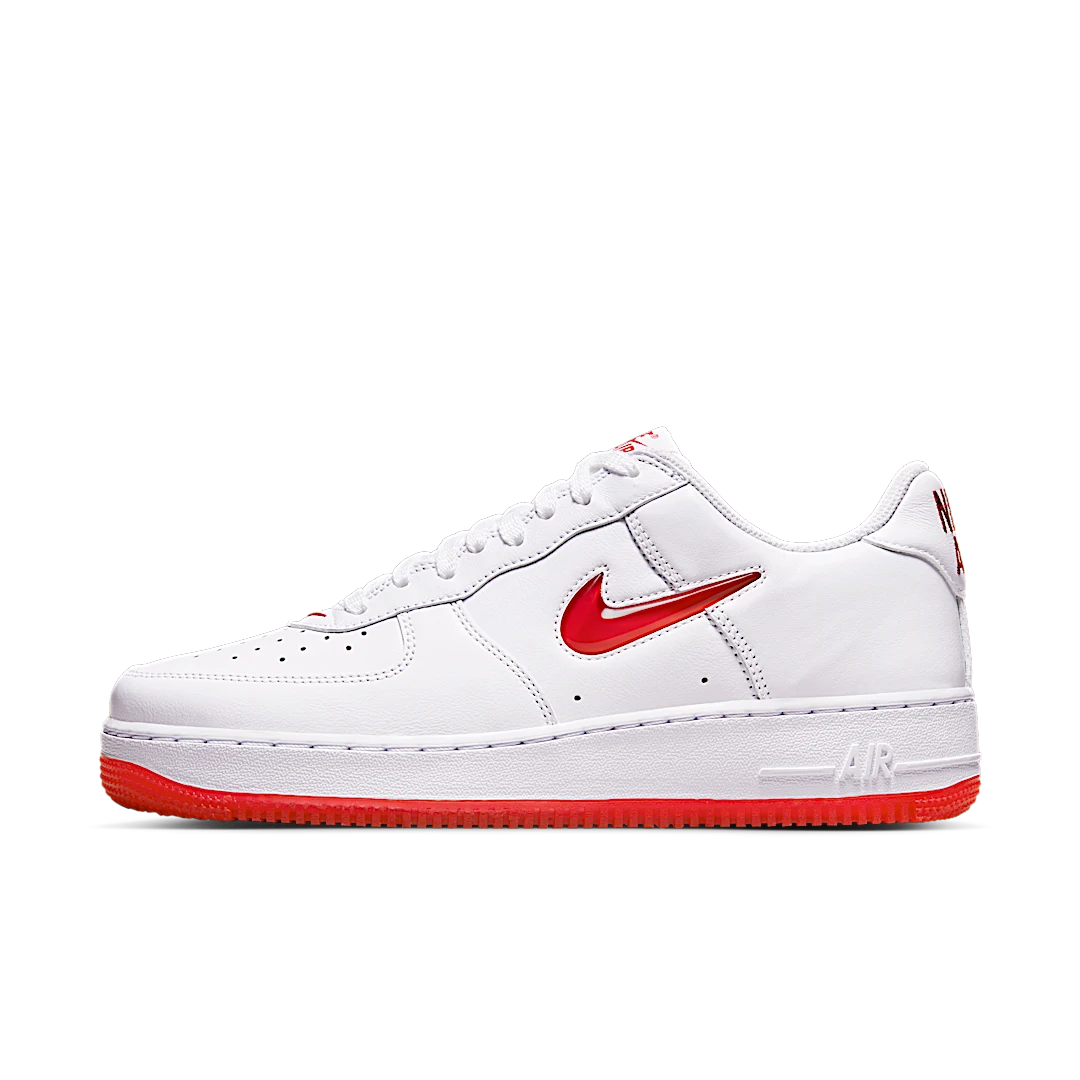 Overkicks - Nike Air Force 1 Low 07 Retro Color of the Month Jewel Swoosh University Red (FN5924-101) - vista lateral