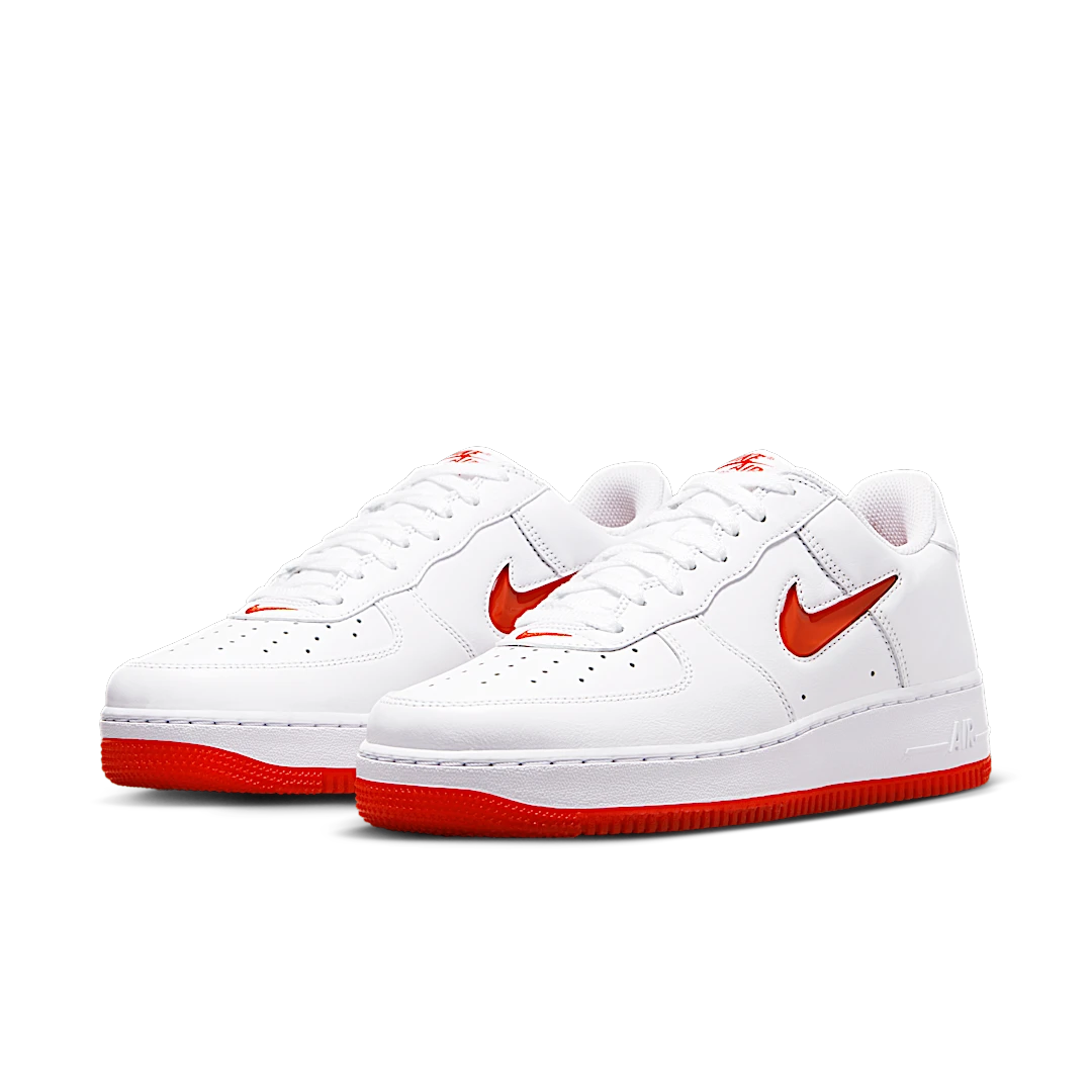 Overkicks - Nike Air Force 1 Low 07 Retro Color of the Month Jewel Swoosh University Red (FN5924-101) - vista trasera