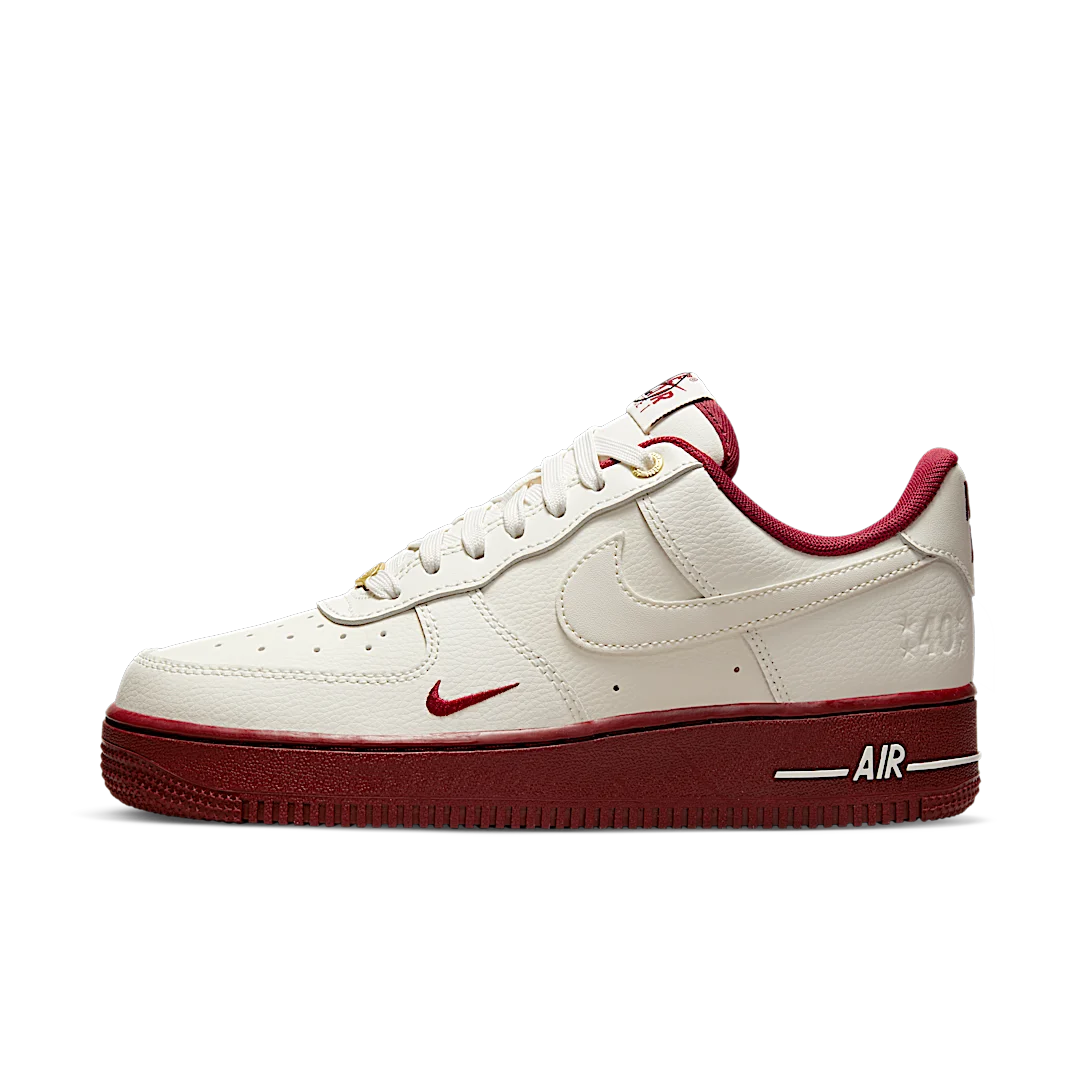 Overkicks - Nike Air Force 1 Low 07 SE 40th Anniversary Edition Sail Team Red (DQ7582-100) - vista lateral