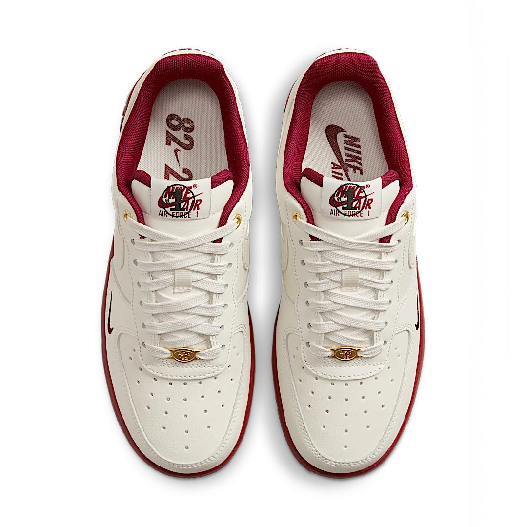 Overkicks - Nike Air Force 1 Low 07 SE 40th Anniversary Edition Sail Team Red (DQ7582-100) - par completo