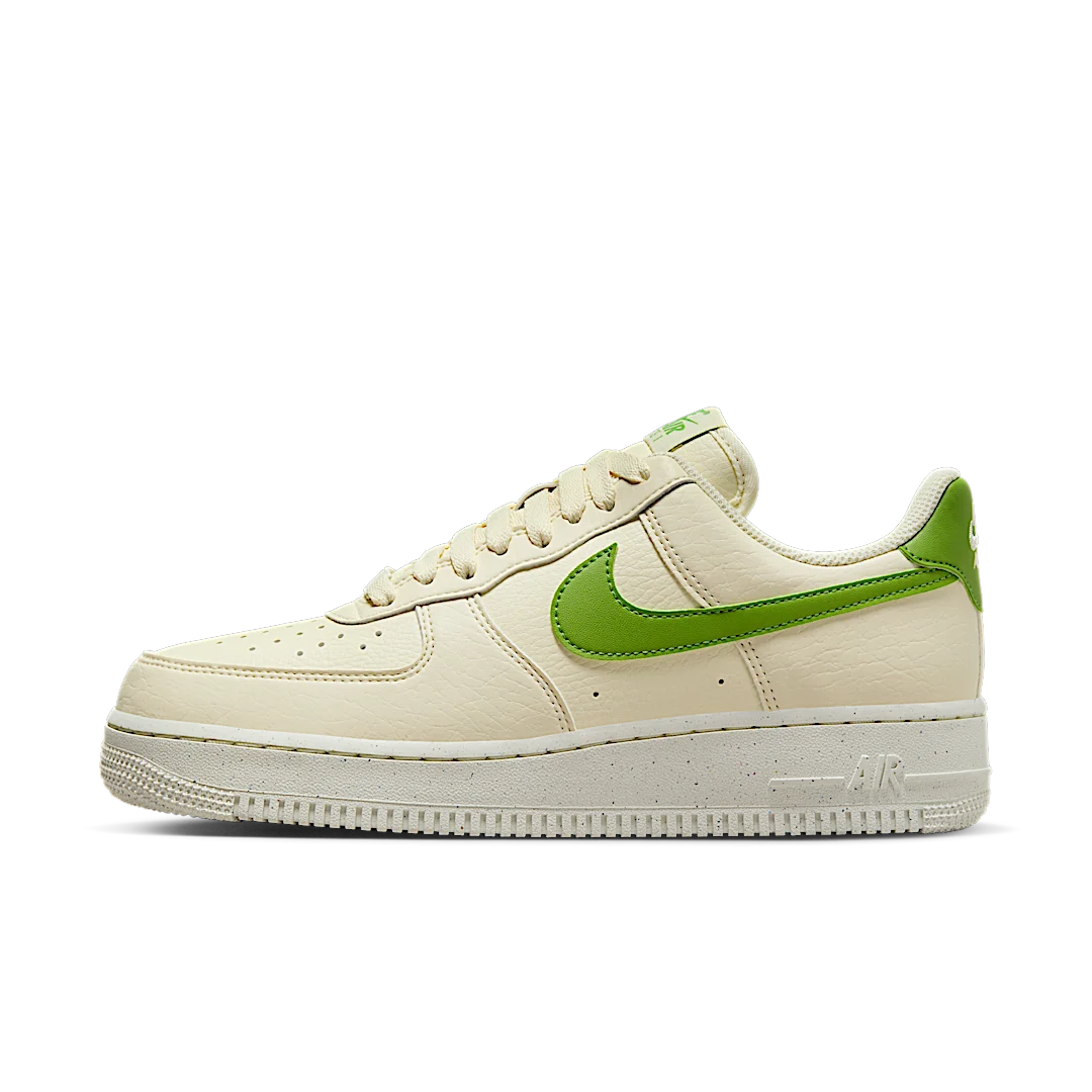 Overkicks - Nike Air Force 1 Low 07 SE Coconut Milk Chlorophyll (DV3808-102) - vista lateral
