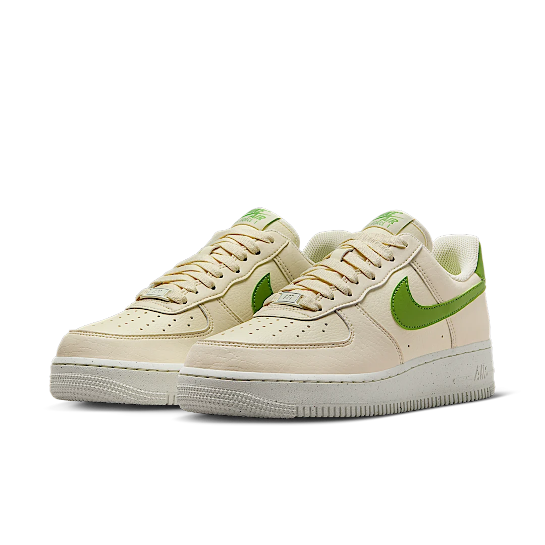 Overkicks - Nike Air Force 1 Low 07 SE Coconut Milk Chlorophyll (DV3808-102) - vista trasera