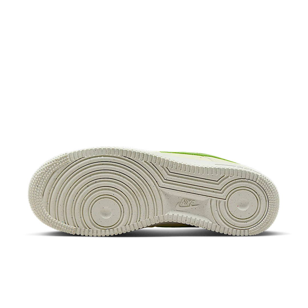 Overkicks - Nike Air Force 1 Low 07 SE Coconut Milk Chlorophyll (DV3808-102) - detalle suela