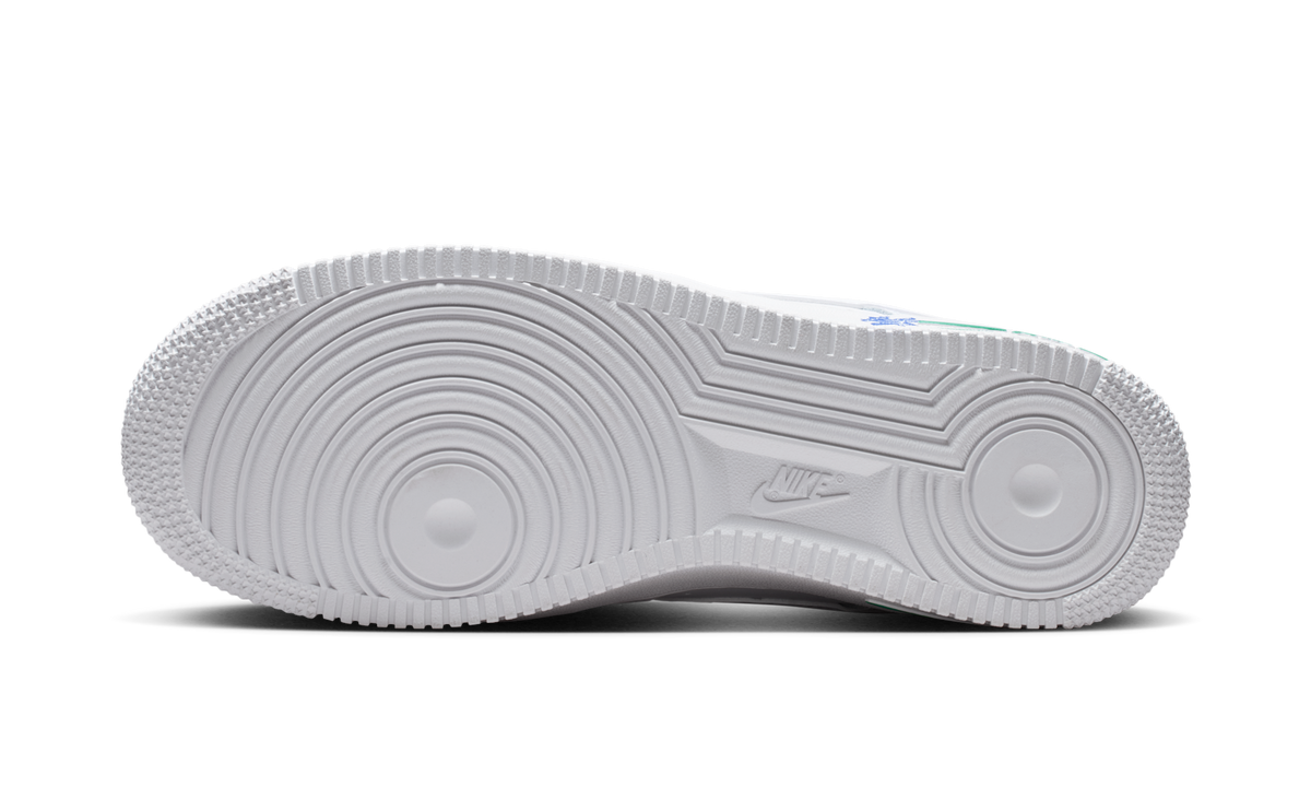 Overkicks - Nike Air Force 1 Low 07 SE Iris Persian Violet (IF0498-101) - par completo