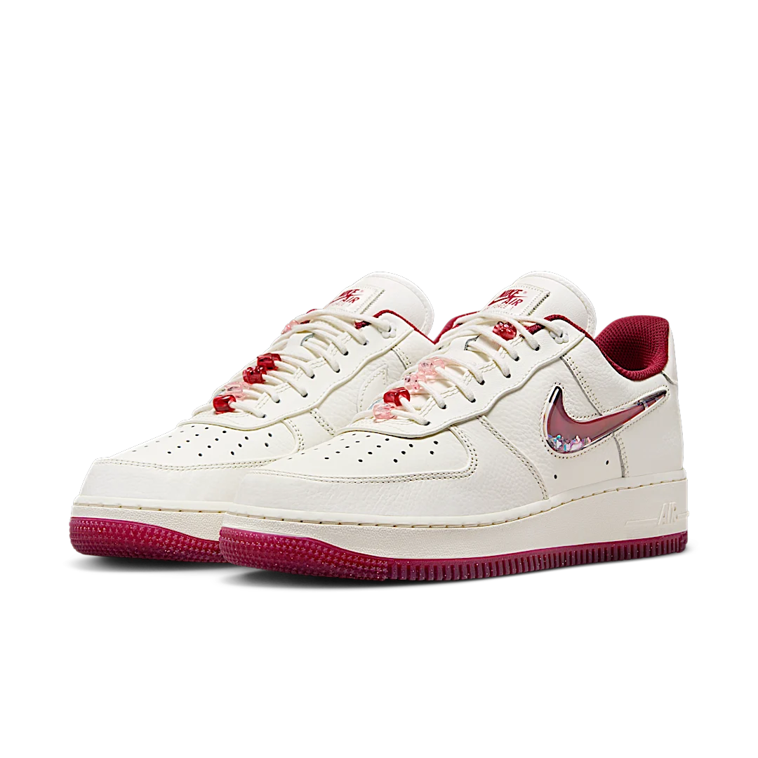 Overkicks - Nike Air Force 1 Low 07 SE PRM Valentines Day (2024) (FZ5068-161) - vista trasera