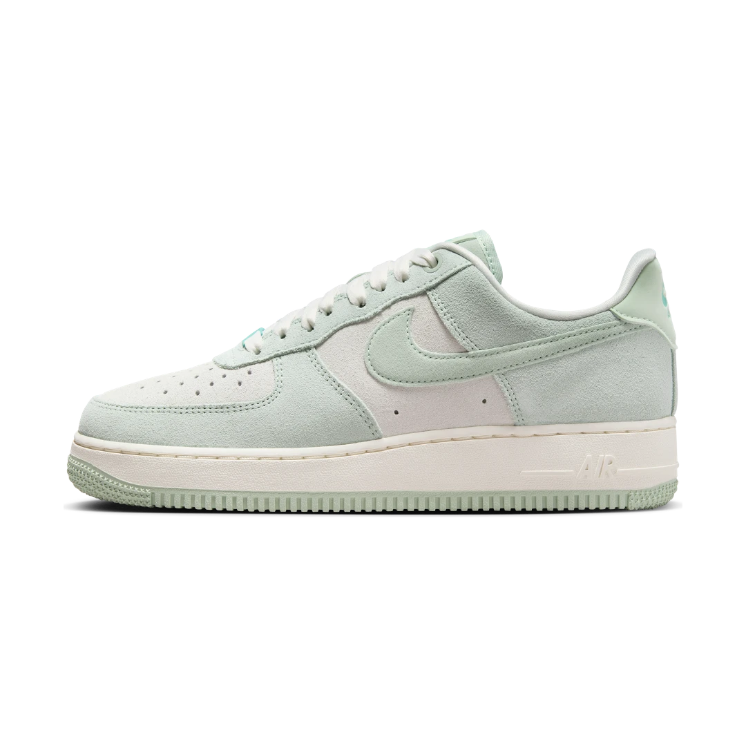 Overkicks - Nike Air Force 1 Low 07 SE Spruce Aura Pistachio Frost (HQ1497-099) - vista lateral
