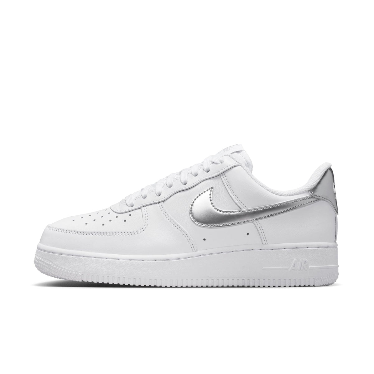 Overkicks - Nike Air Force 1 Low 07 SE White Metallic Silver (IV5102-100) - vista lateral