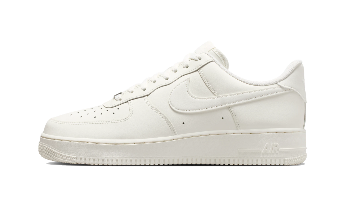Overkicks - Nike Air Force 1 Low 07 Sail (IH1698-100) - vista lateral