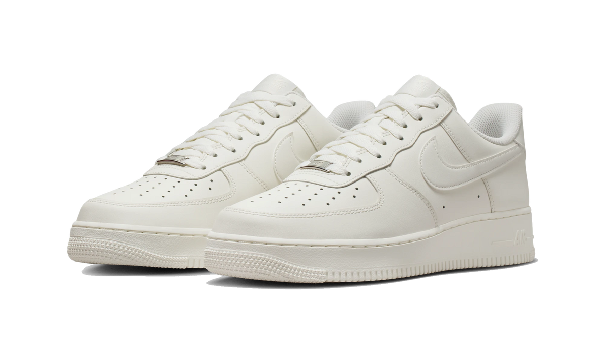Overkicks - Nike Air Force 1 Low 07 Sail (IH1698-100) - vista trasera