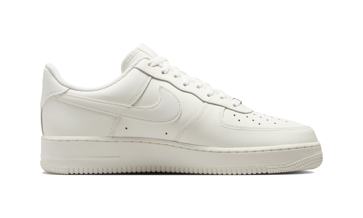 Overkicks - Nike Air Force 1 Low 07 Sail (IH1698-100) - detalle suela