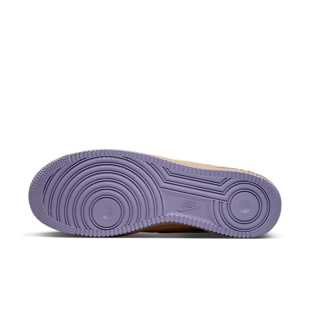 Overkicks - Nike Air Force 1 Low 07 Sesame Hydrangeas Soft Yellow Apricot Agate (IB4493-252) - detalle suela