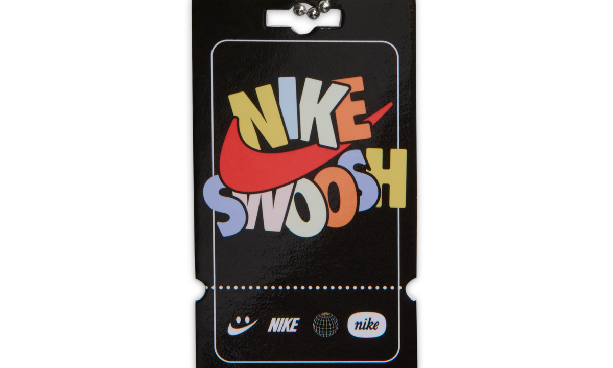 Overkicks - Nike Air Force 1 Low 07 Smiley Swoosh (IW7589-100) - detalle