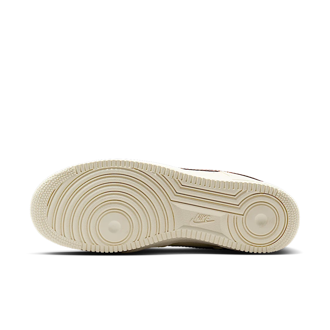 Overkicks - Nike Air Force 1 Low 07 Soft Pearl Brown Croc (IH7332-001) - detalle suela