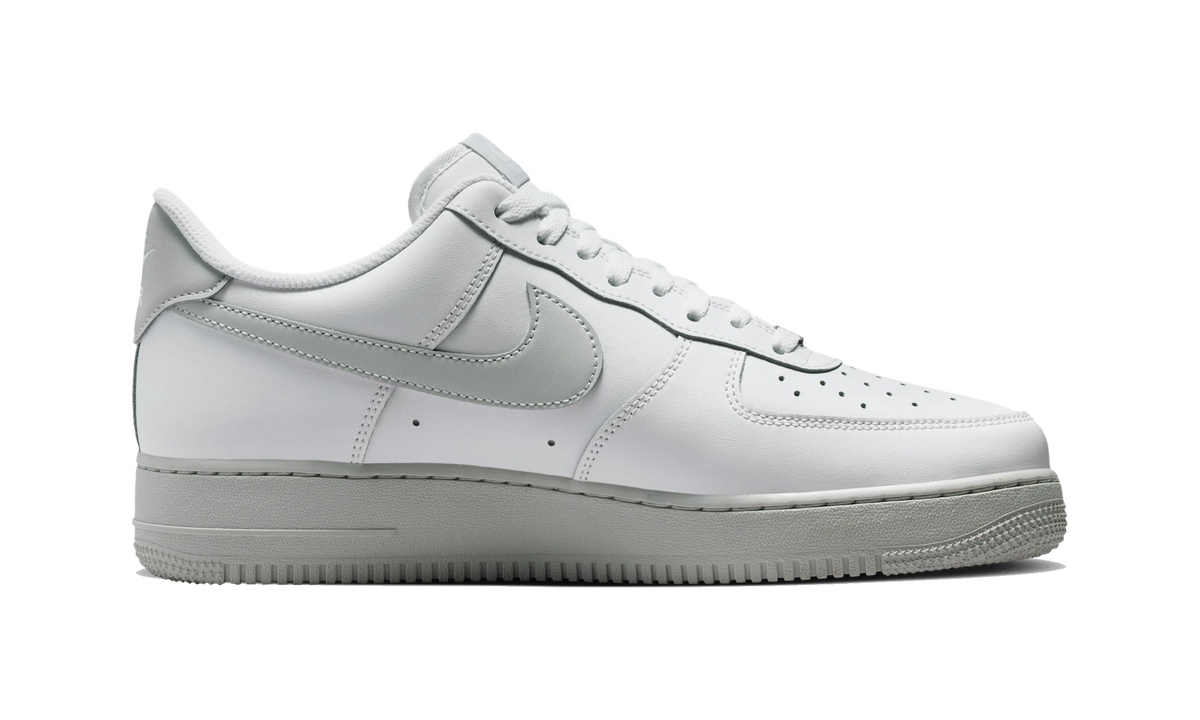 Overkicks - Nike Air Force 1 Low 07 Summit White Strata Grey (FJ4146-128) - detalle suela
