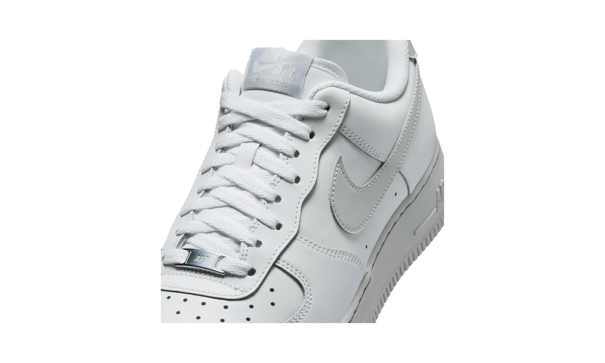 Overkicks - Nike Air Force 1 Low 07 Summit White Strata Grey (FJ4146-128) - detalle lateral interior