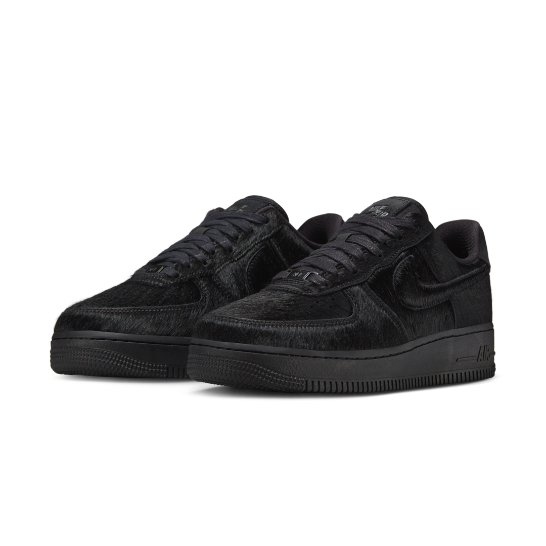 Overkicks - Nike Air Force 1 Low 07 Triple Black Pony Hair (II7398-001) - vista trasera