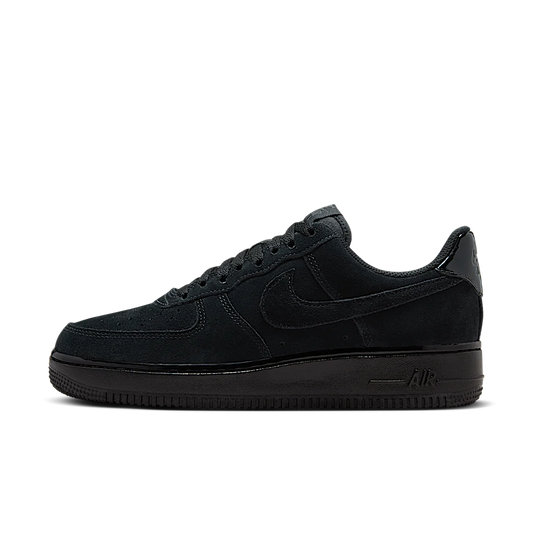 Overkicks - Nike Air Force 1 Low 07 Triple Black Suede (HM9659-001) - vista lateral