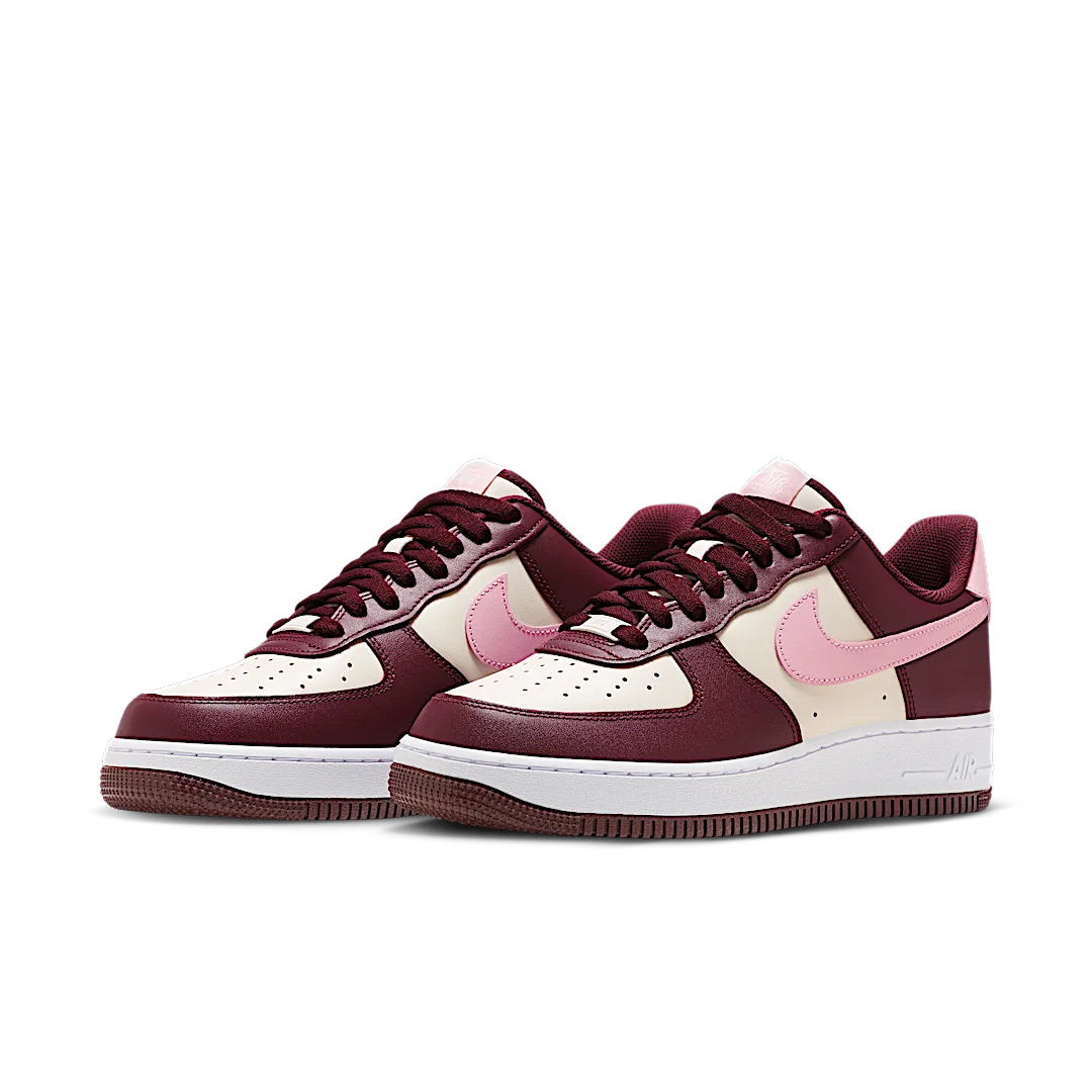 Overkicks - Nike Air Force 1 Low 07 Valentines Day (2023/2025) (FD9925-161) - vista trasera