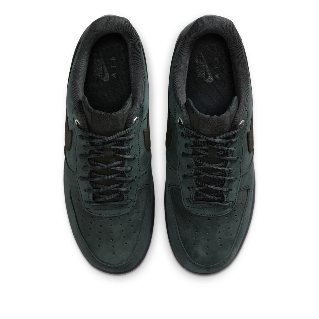 Overkicks - Nike Air Force 1 Low 07 WB Triple Black Nubuck (CJ9179-001) - par completo