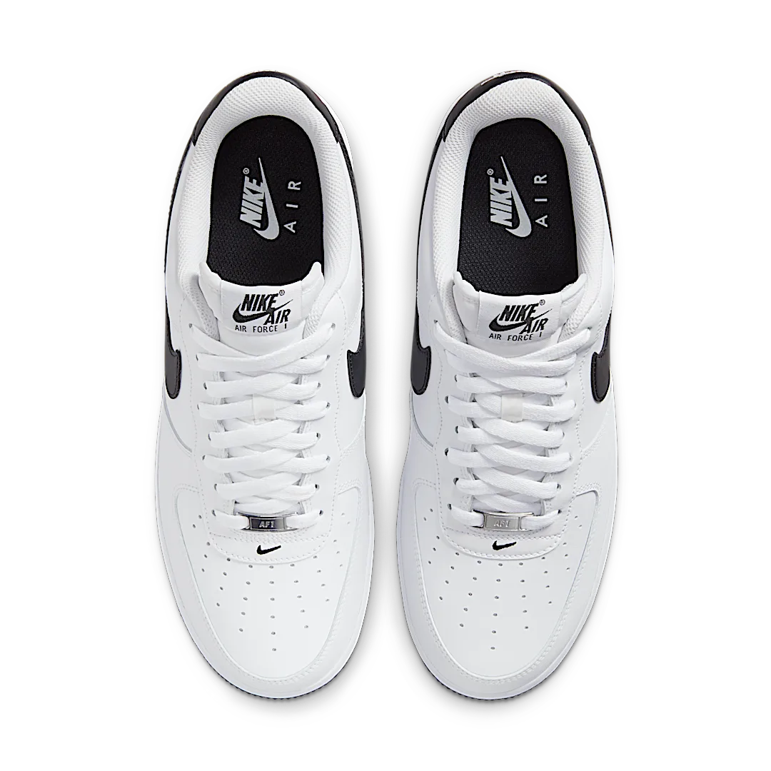 Overkicks - Nike Air Force 1 Low 07 White Black (FQ4296-101) - par completo