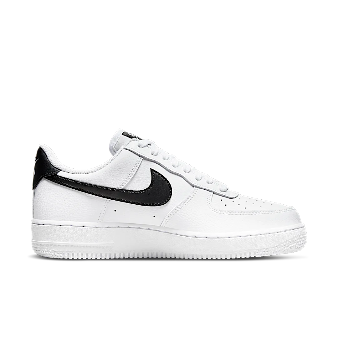 Overkicks - Nike Air Force 1 Low 07 White Black (DD8959-103) - par completo