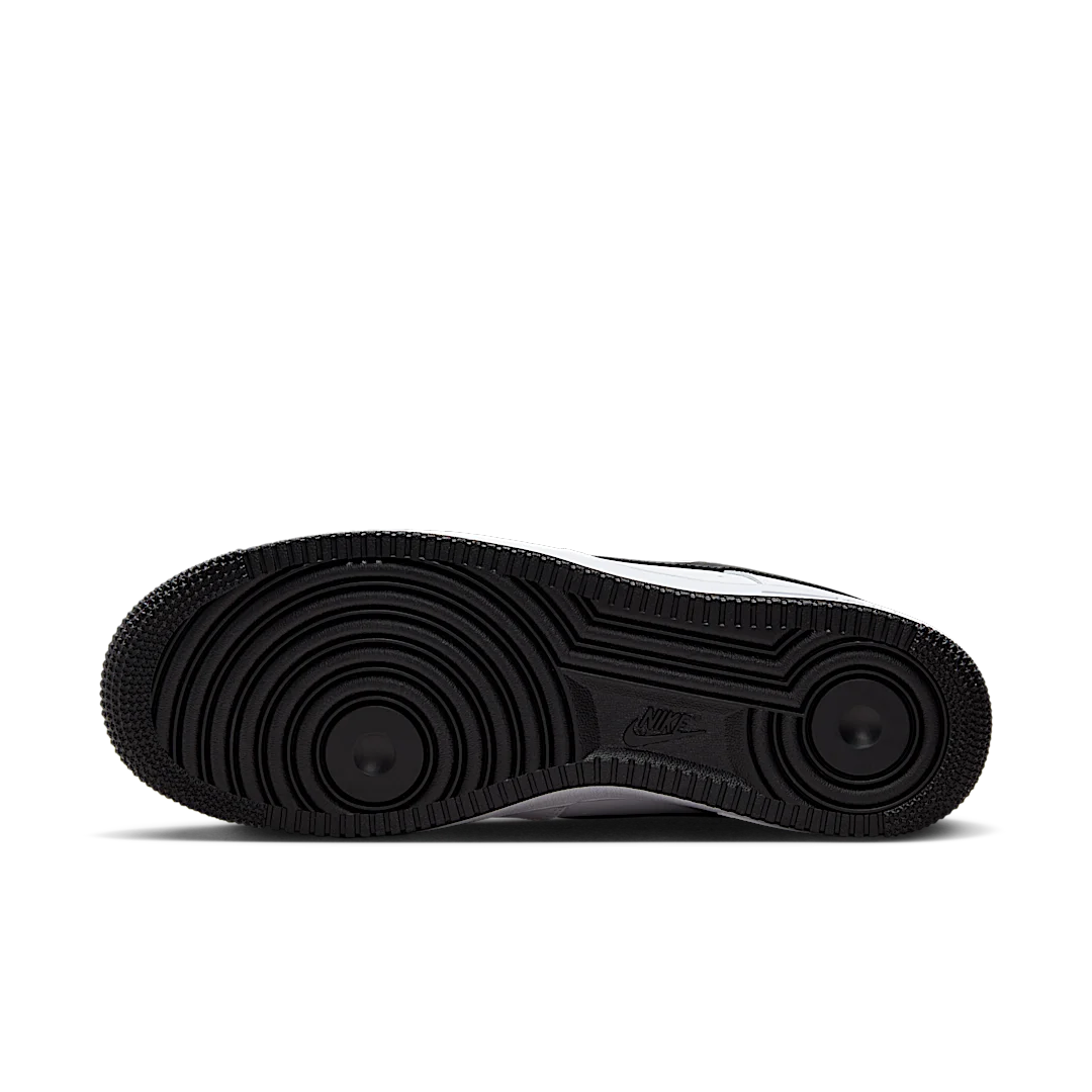 Overkicks - Nike Air Force 1 Low 07 White Black (FQ4296-101) - detalle suela