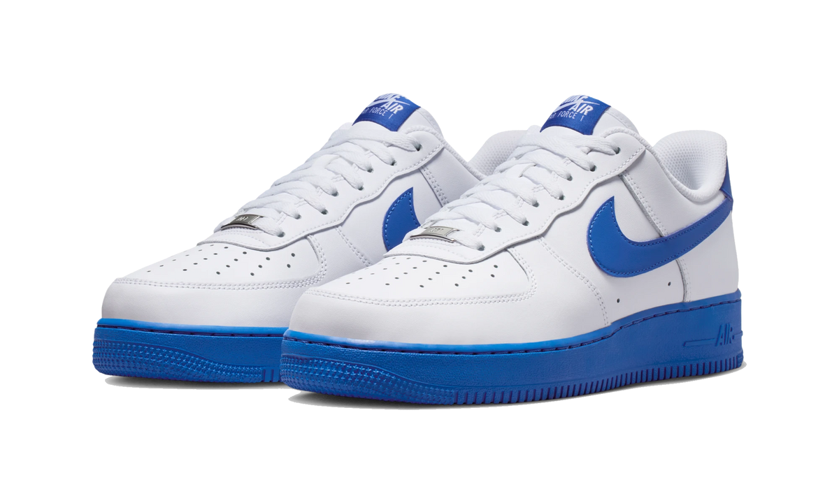 Overkicks - Nike Air Force 1 Low 07 White Game Royal (2026) (FJ4146-126) - vista trasera