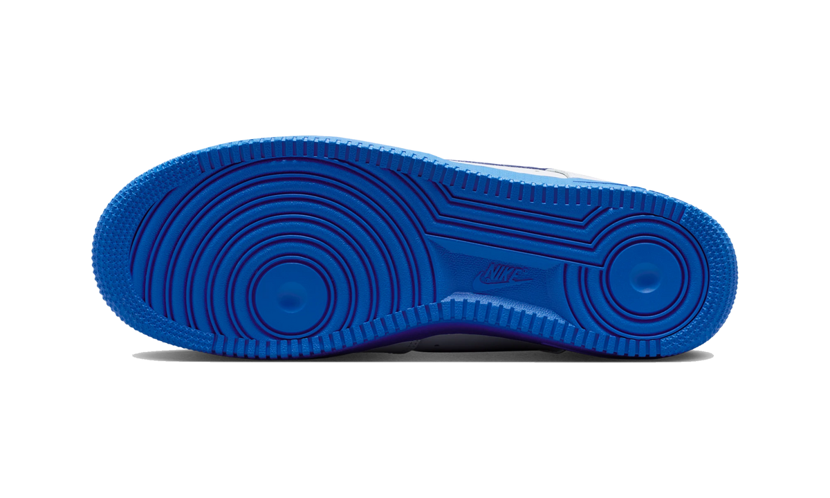 Overkicks - Nike Air Force 1 Low 07 White Game Royal (2026) (FJ4146-126) - par completo