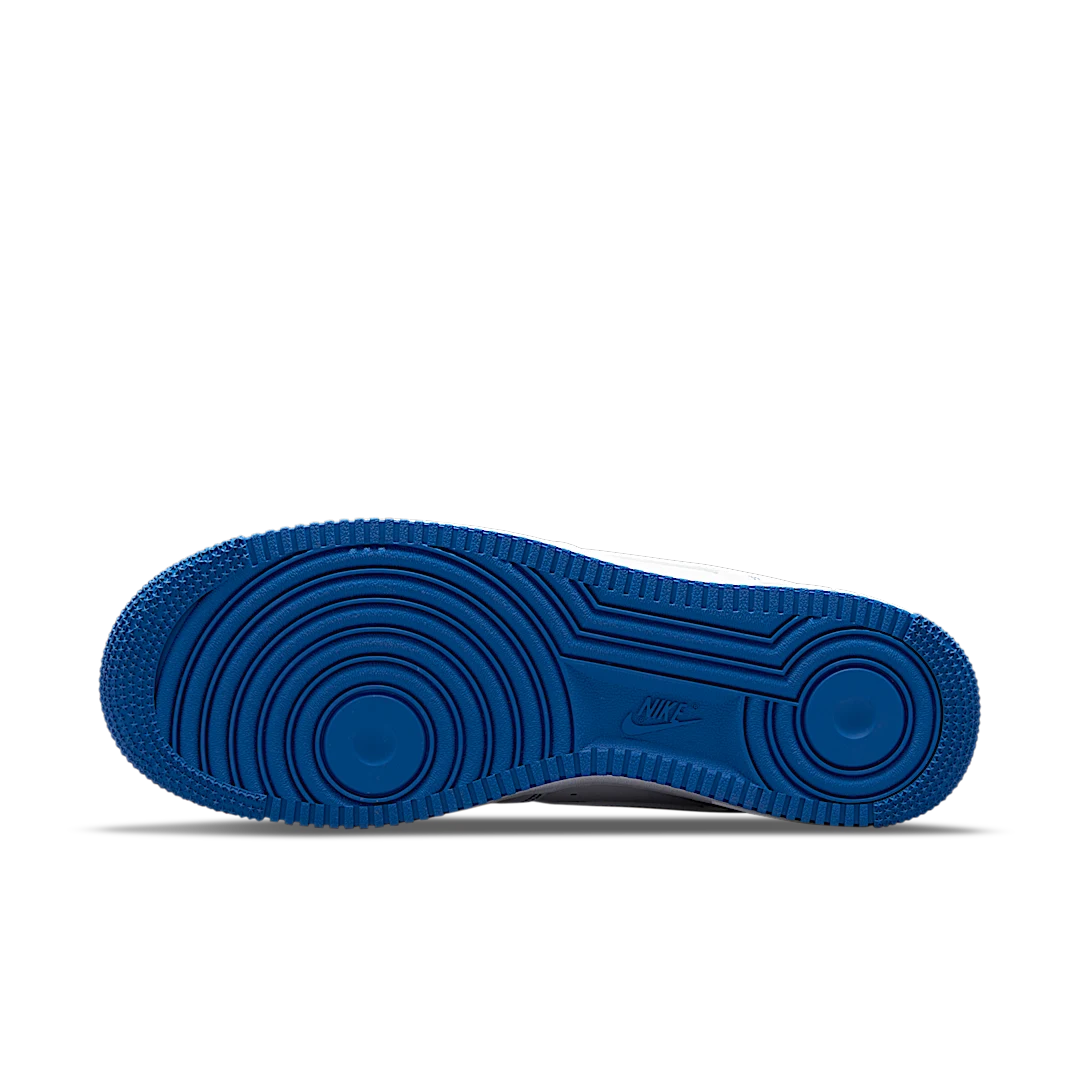 Overkicks - Nike Air Force 1 Low 07 White Game Royal (CV1724-101) - detalle suela