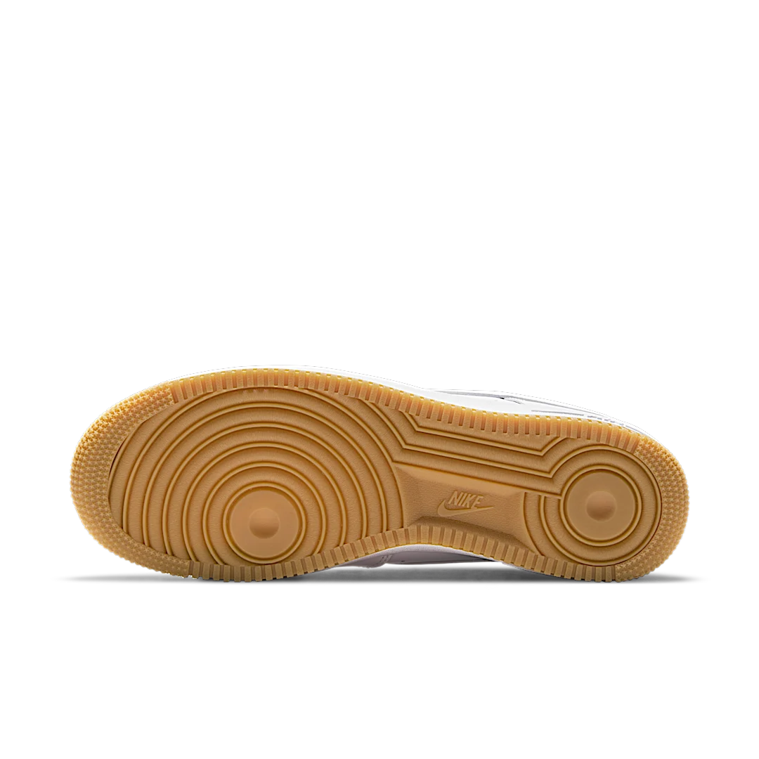 Overkicks - Nike Air Force 1 Low 07 White Gum (DJ2739-100) - detalle suela