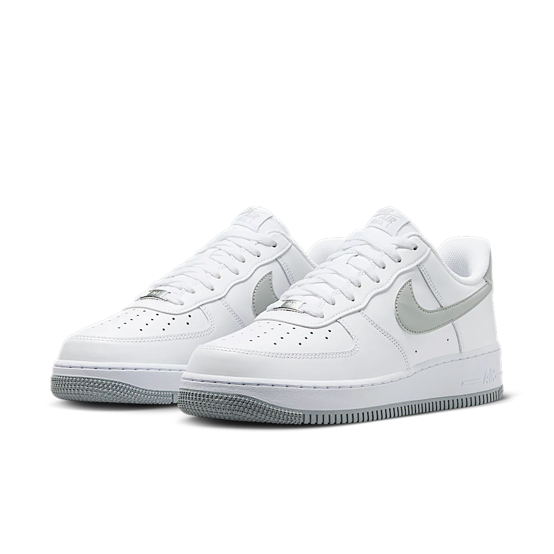 Overkicks - Nike Air Force 1 Low 07 White Light Smoke Grey (FJ4146-100) - vista trasera