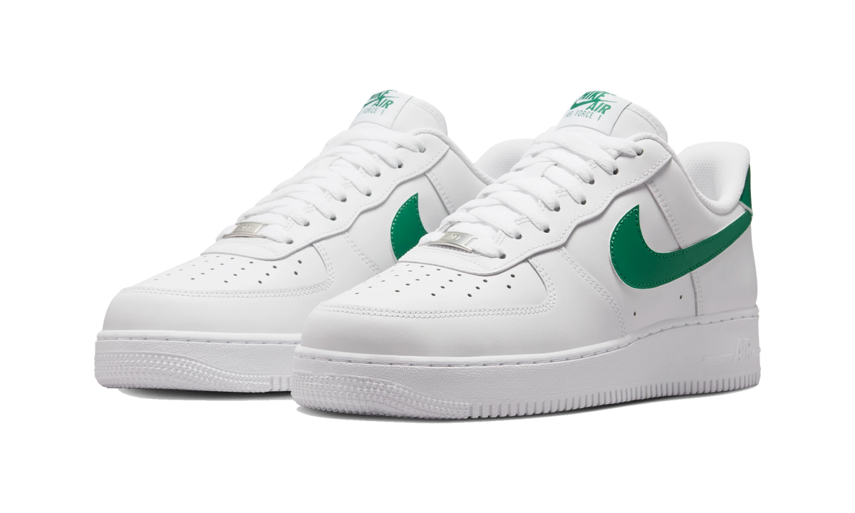 Overkicks - Nike Air Force 1 Low 07 White Malachite (2024) (FJ4146-121) - vista trasera