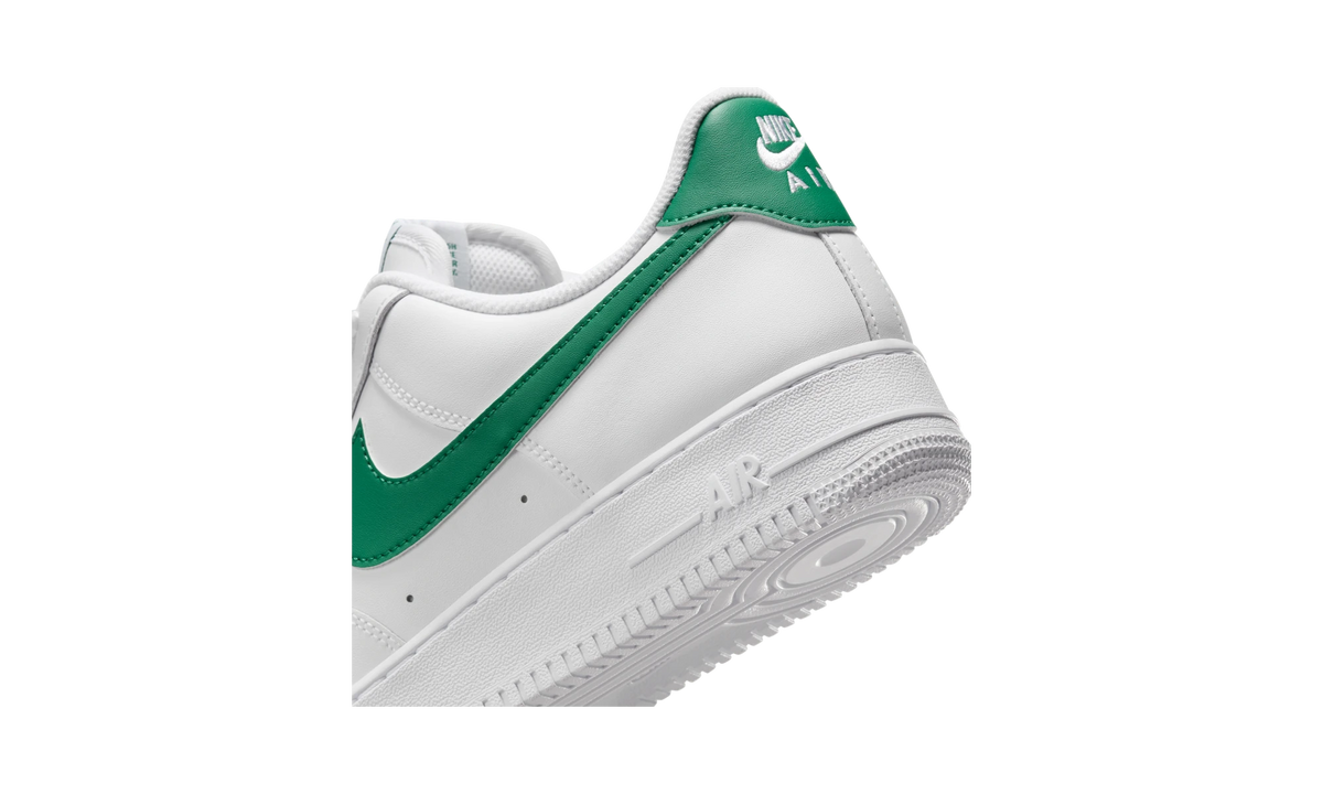 Overkicks - Nike Air Force 1 Low 07 White Malachite (2024) (FJ4146-121) - detalle