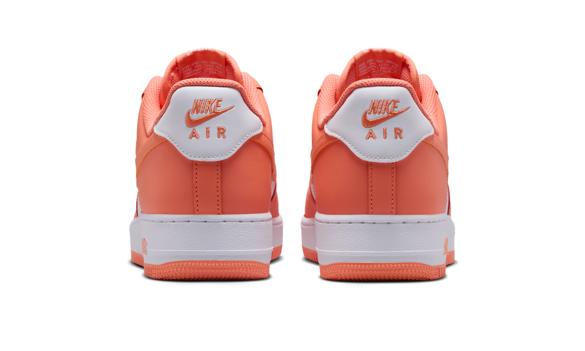 Overkicks - Nike Air Force 1 Low 07 White Orange Frost (FJ4146-127) - detalle talón