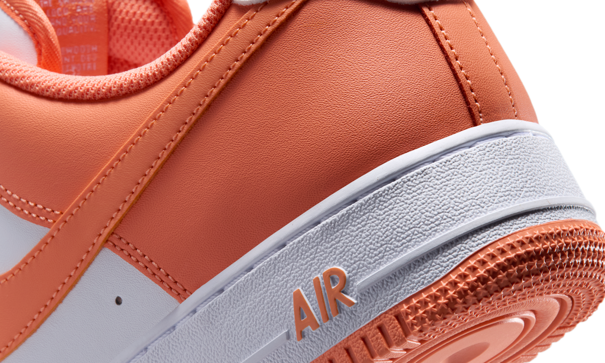 Overkicks - Nike Air Force 1 Low 07 White Orange Frost (FJ4146-127) - detalle