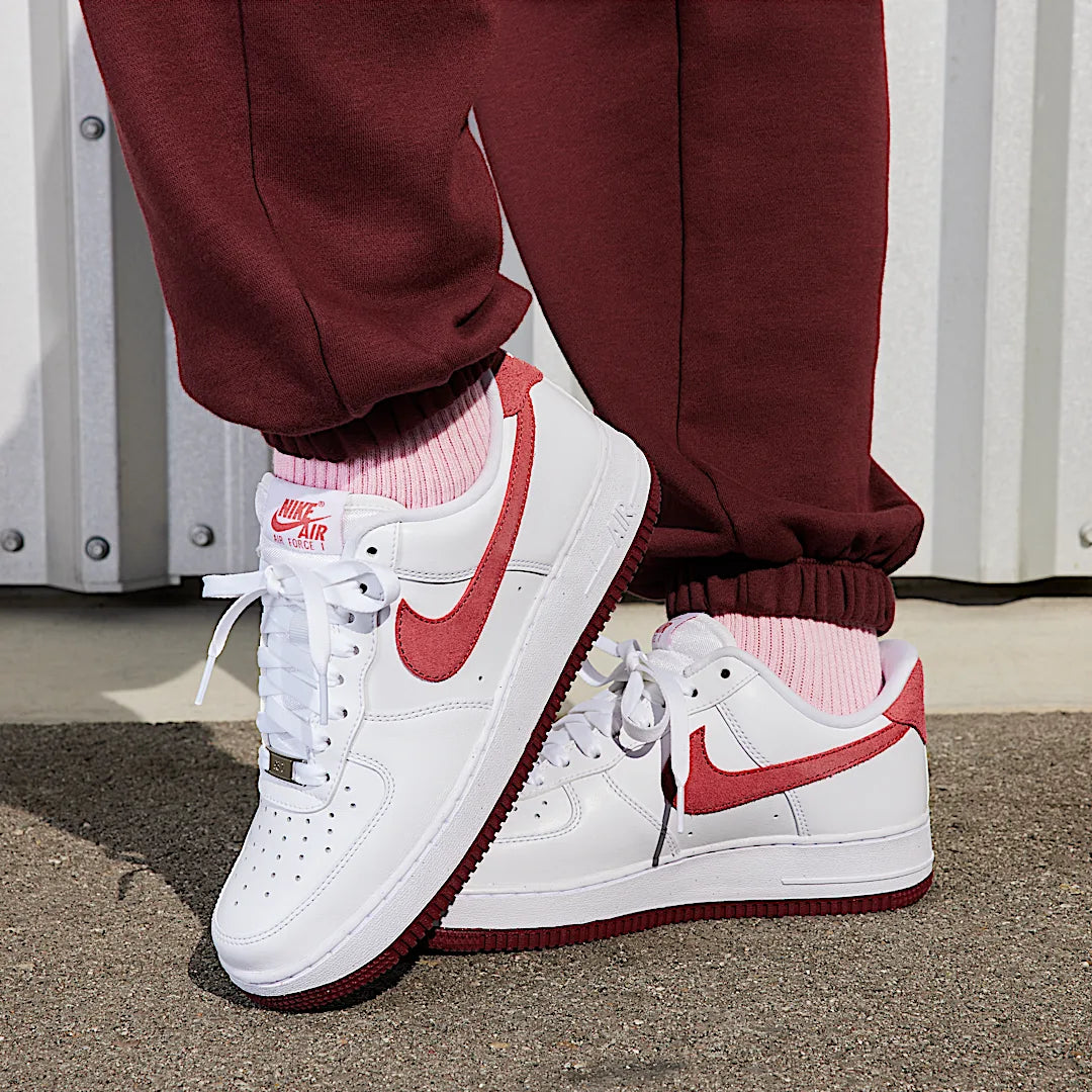 Overkicks - Nike Air Force 1 Low 07 XLD Valentines Day 2024 (FQ7626-100) - detalle suela