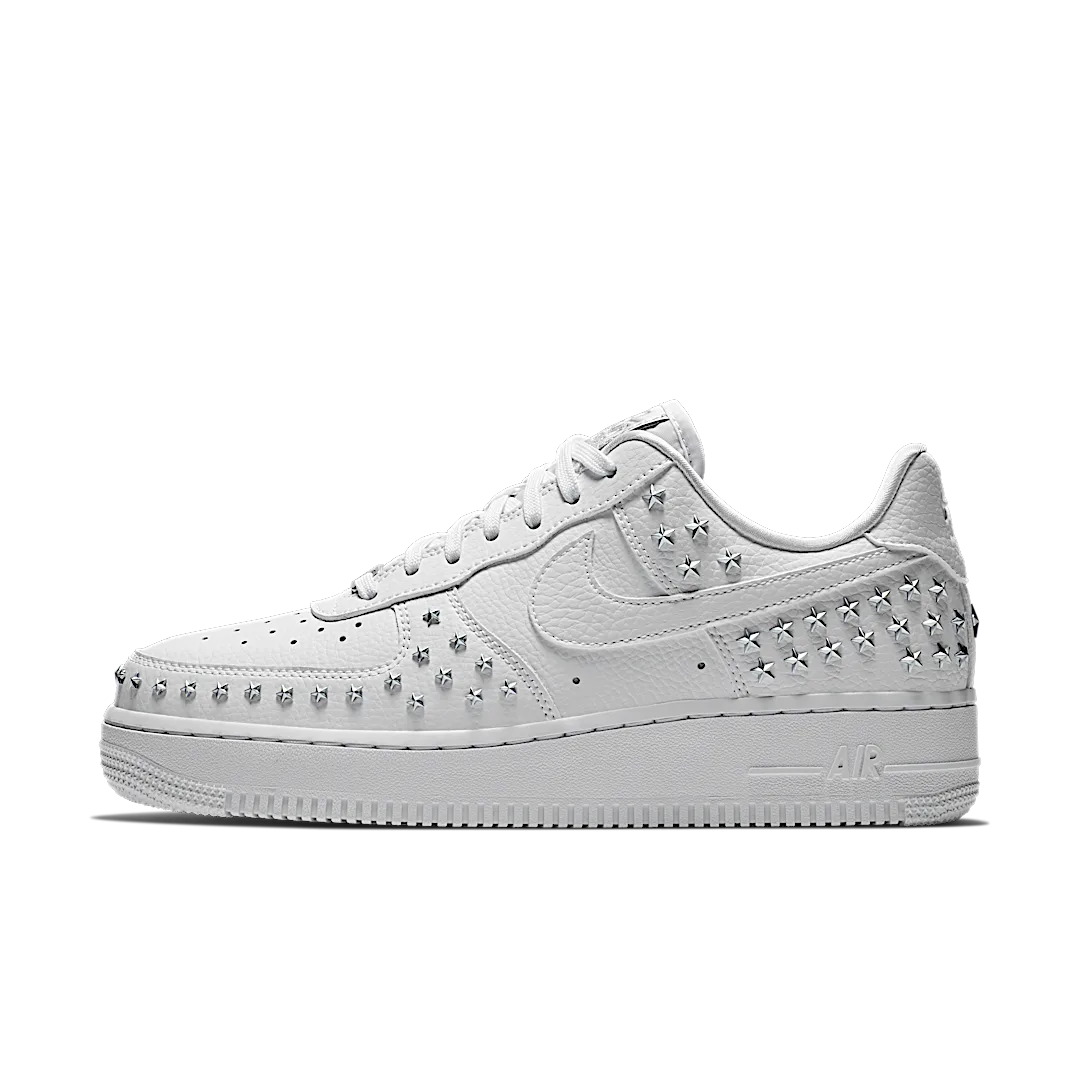 Overkicks - Nike Air Force 1 Low 07 XX White Studded (AR0639-100) - vista lateral