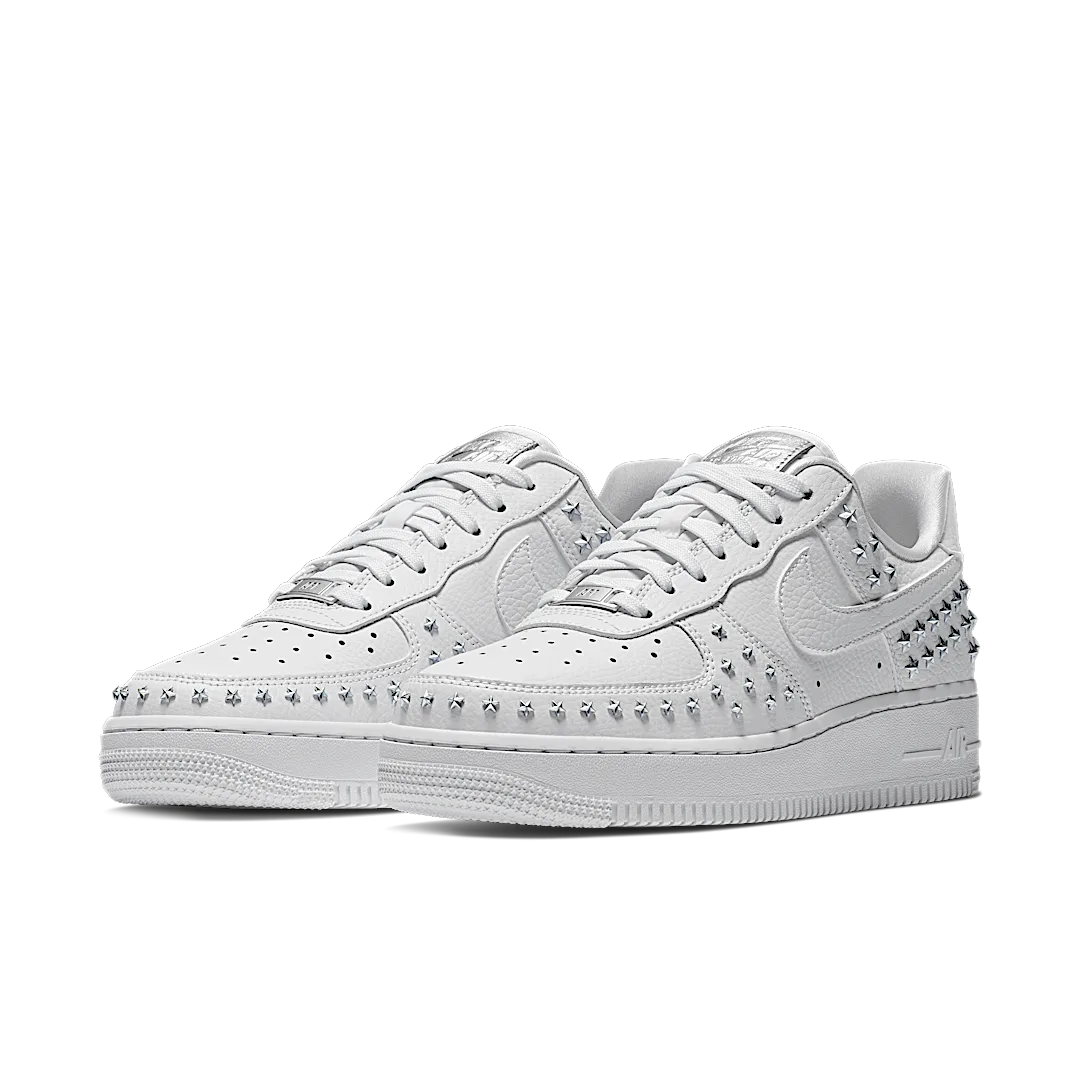 Overkicks - Nike Air Force 1 Low 07 XX White Studded (AR0639-100) - vista trasera