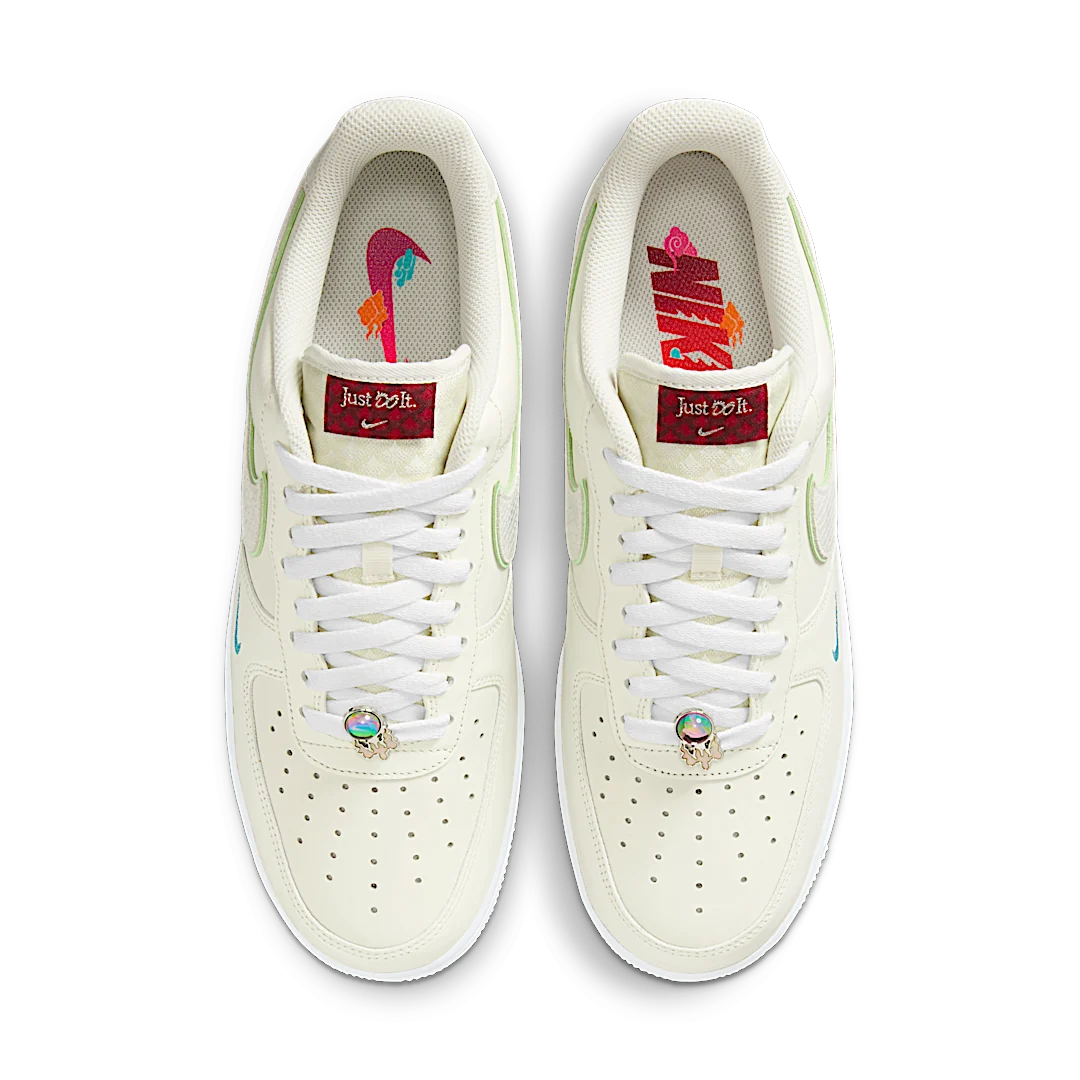 Overkicks - Nike Air Force 1 Low 07 Year of the Dragon (2024) (FZ5052-131) - par completo