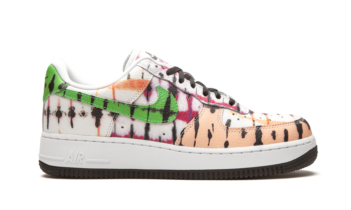 Overkicks - Nike Air Force 1 Low Black Tie Dye (CW1267-101) - detalle talón